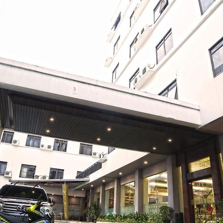 ג'קרטה Arnava Hotel Senen מראה חיצוני תמונה