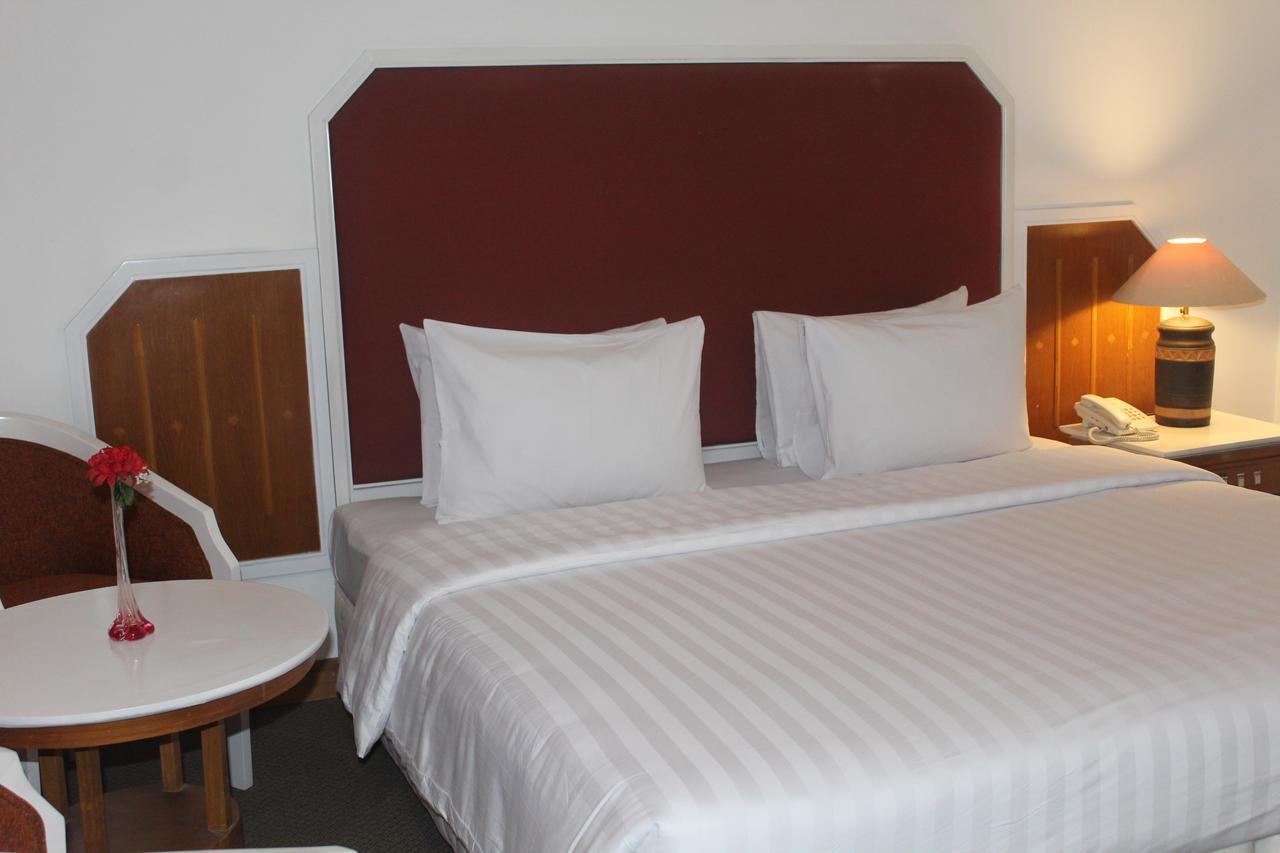 ג'קרטה Arnava Hotel Senen מראה חיצוני תמונה
