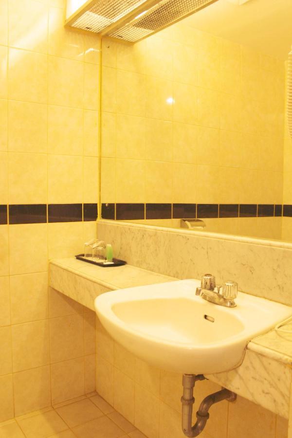 ג'קרטה Arnava Hotel Senen מראה חיצוני תמונה